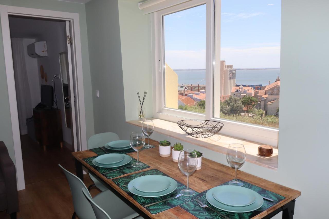 Lisbon, T2 Renewed Duplex With River View, Beato, Lisbon Exterior photo